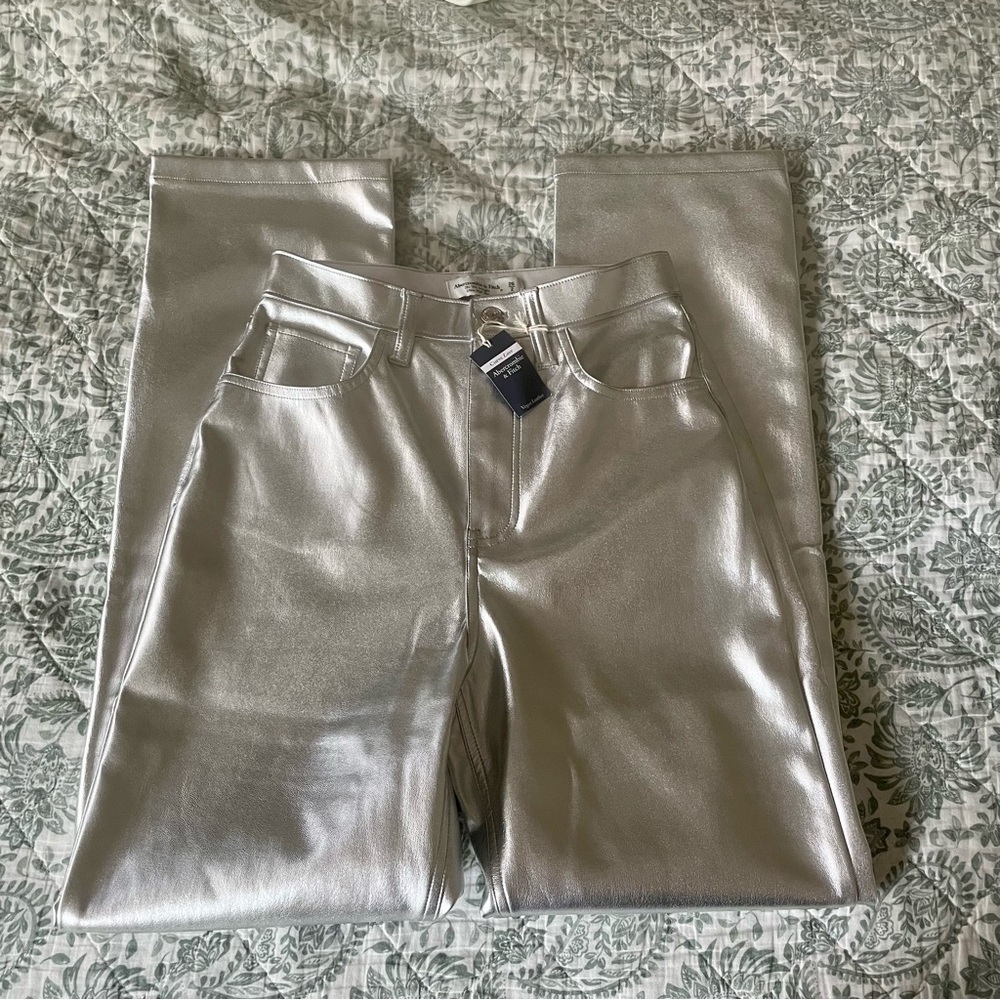 Abercrombie & Fitch Silver 90’s Straight Leg Vegan Leather Pants - Picture 4 of 11